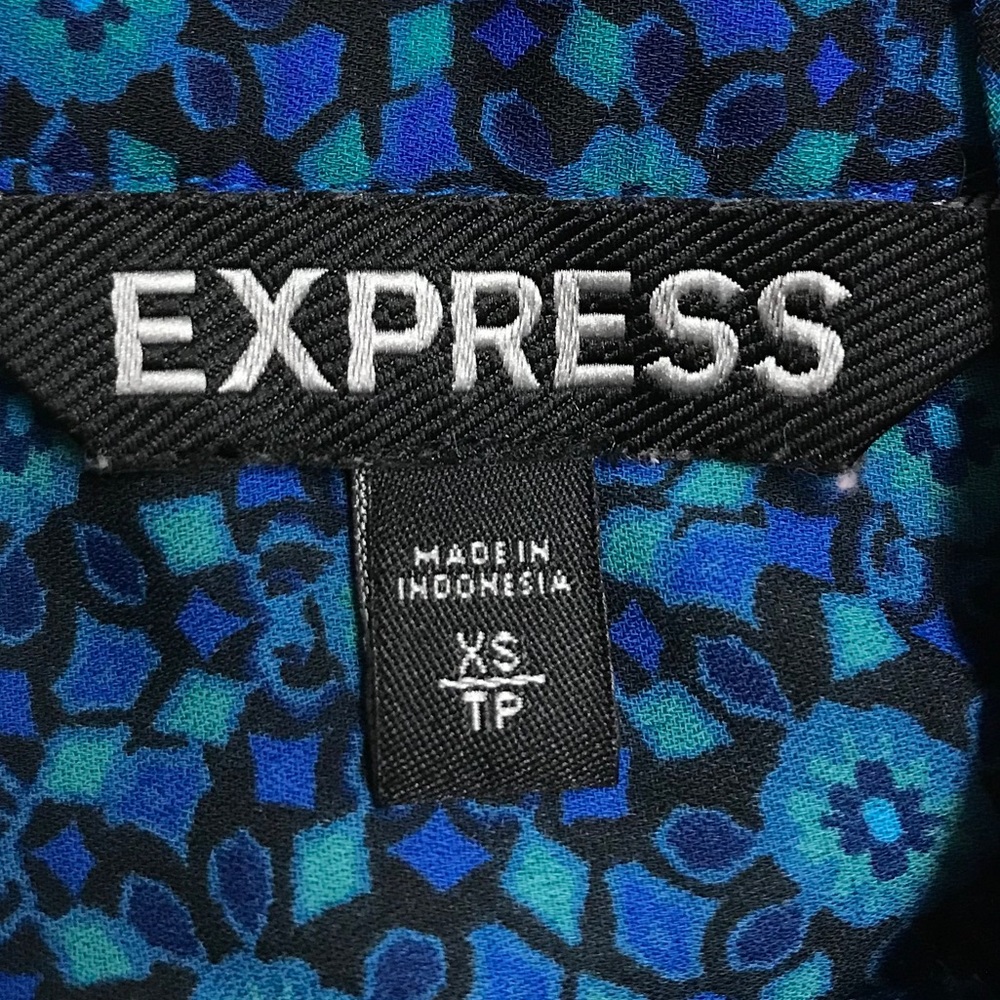 🌴3/$20 Express Top - Picture 4 of 5